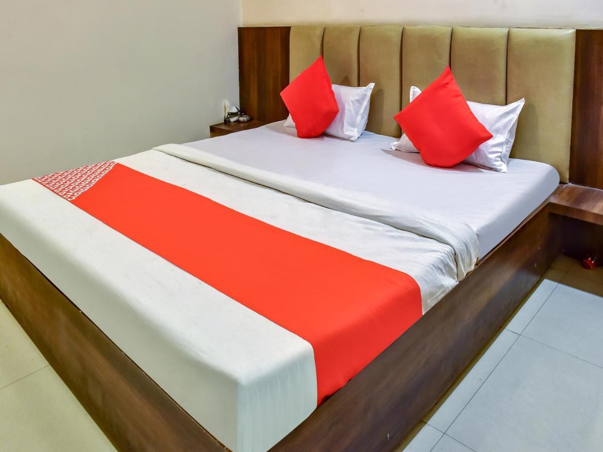 Oyo 78471 Hotel Platinum Bilāspur Eksteriør bilde